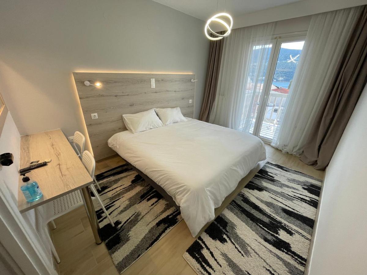Hotel Anthousa Samos Town Buitenkant foto