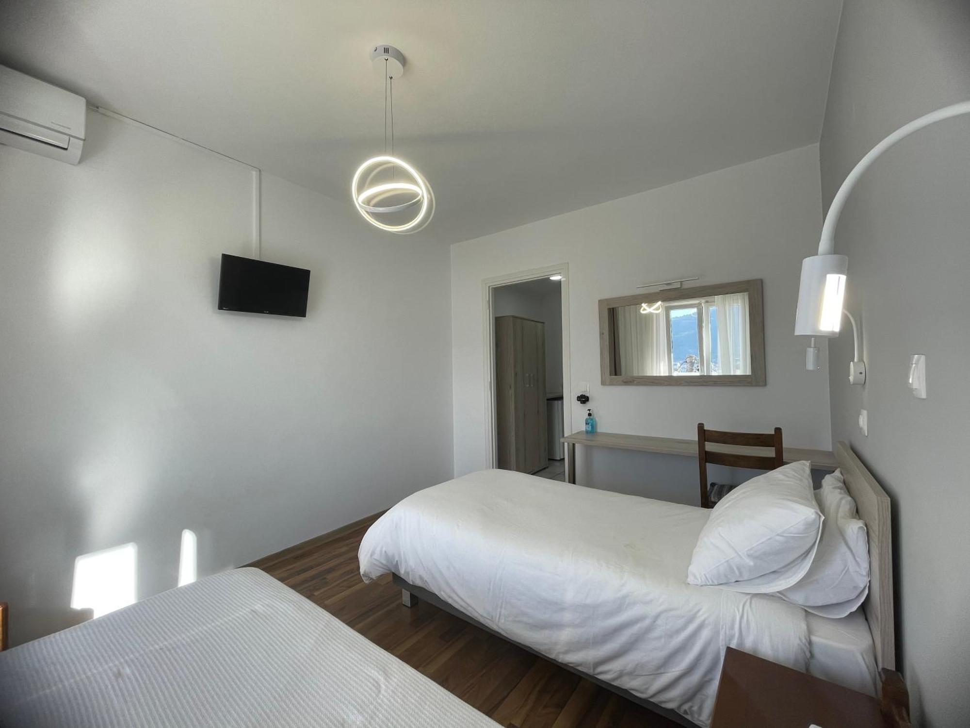 Hotel Anthousa Samos Town Buitenkant foto